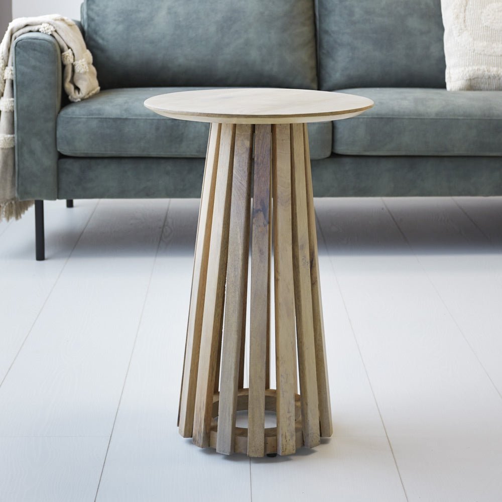 Mesa de centro Rory Roble Dimehouse Roble LxAnxAl 62x45x45 Madera de mango Vista frontal de la fotografía atmosférica.