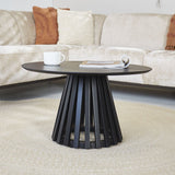 Mesa de centro Rory Negro Dimehouse Negro L x An x Al 75x75x45 Madera de acacia Vista frontal diagonal fotográfica atmosférica