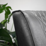 Fauteuil Peter Dimehouse Antraciet LxBxH 68x62x45 Kunstleer Sfeerfoto detail